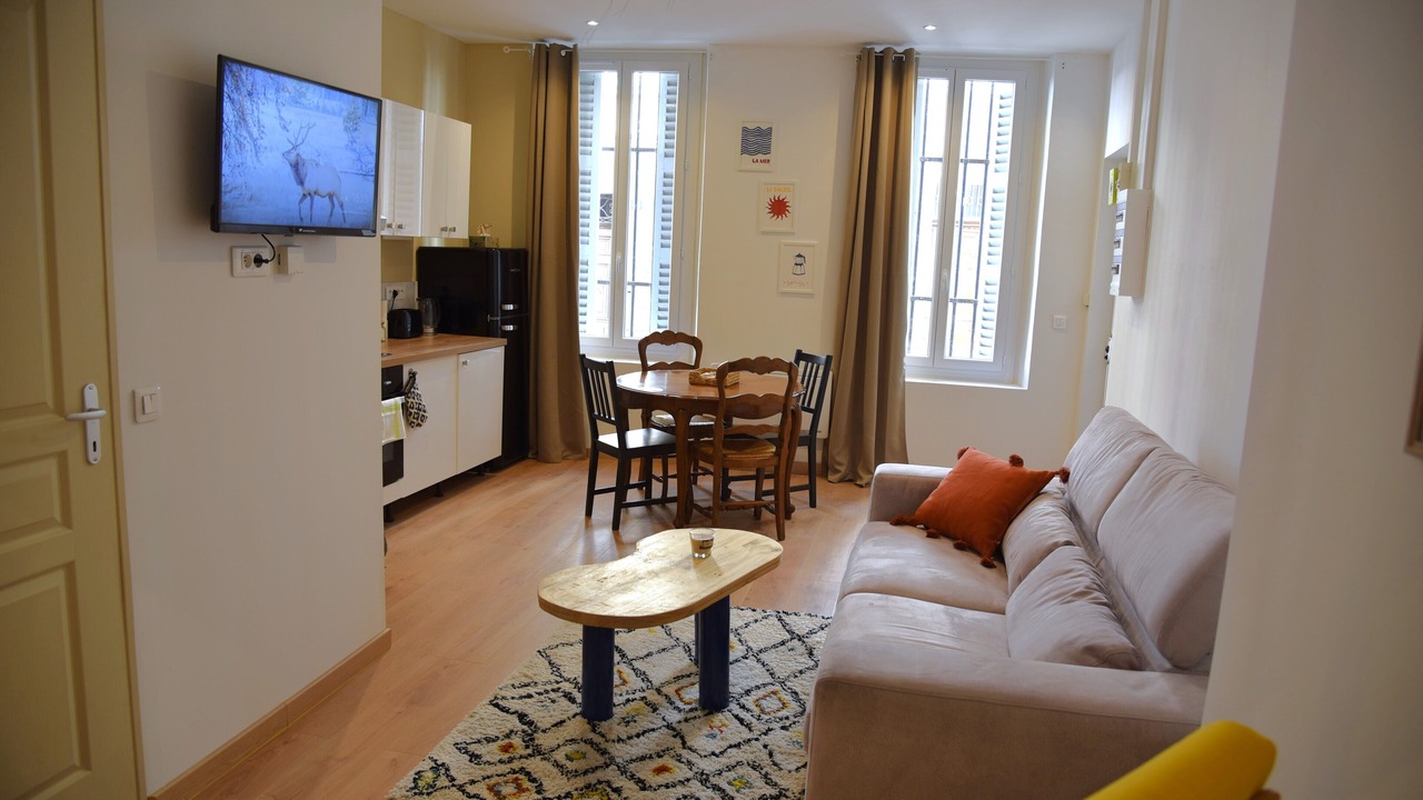 Photo of Livingroom in 1st Arrondissement