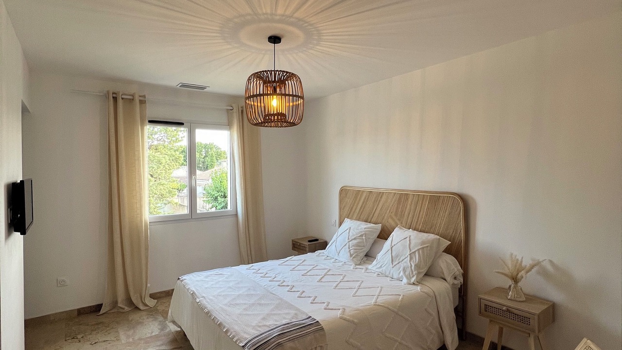Photo of Bedroom in Morieres-les-Avignon