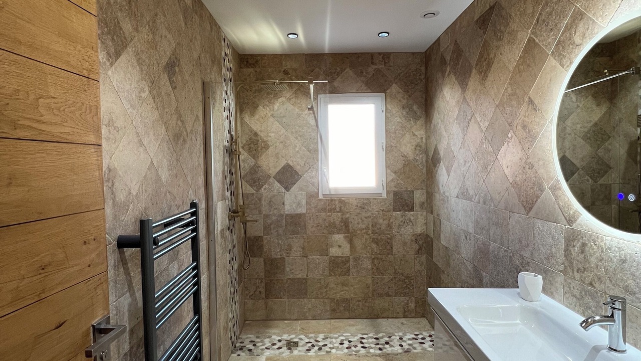 Photo of Bathroom in Morieres-les-Avignon