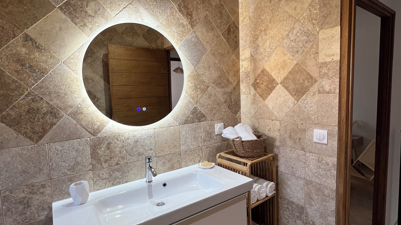 Photo of Bathroom in Morieres-les-Avignon