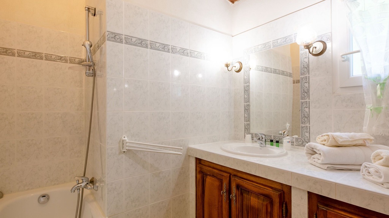 Photo of Bathroom in Bauduen