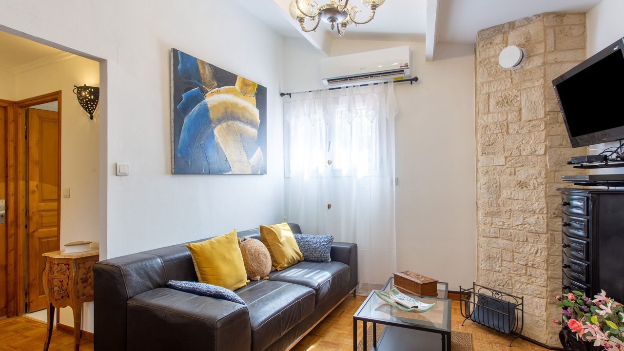 Photo of Livingroom in Cuers