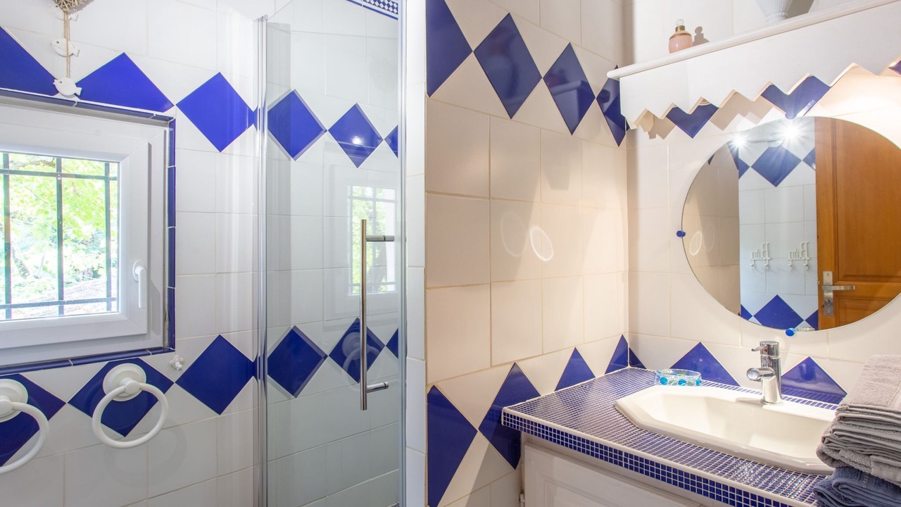 Photo of Bathroom in Cuers