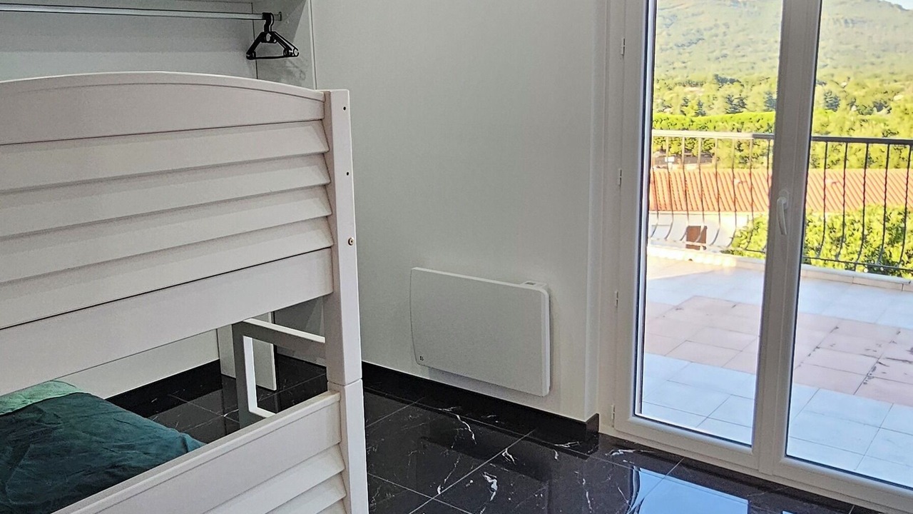Photo of Bedroom in Saint-Cezaire-sur-Siagne