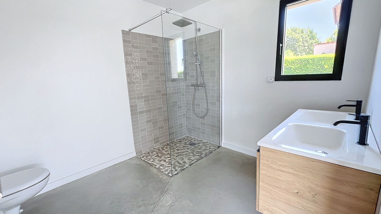 Photo of Bathroom in Cucuron