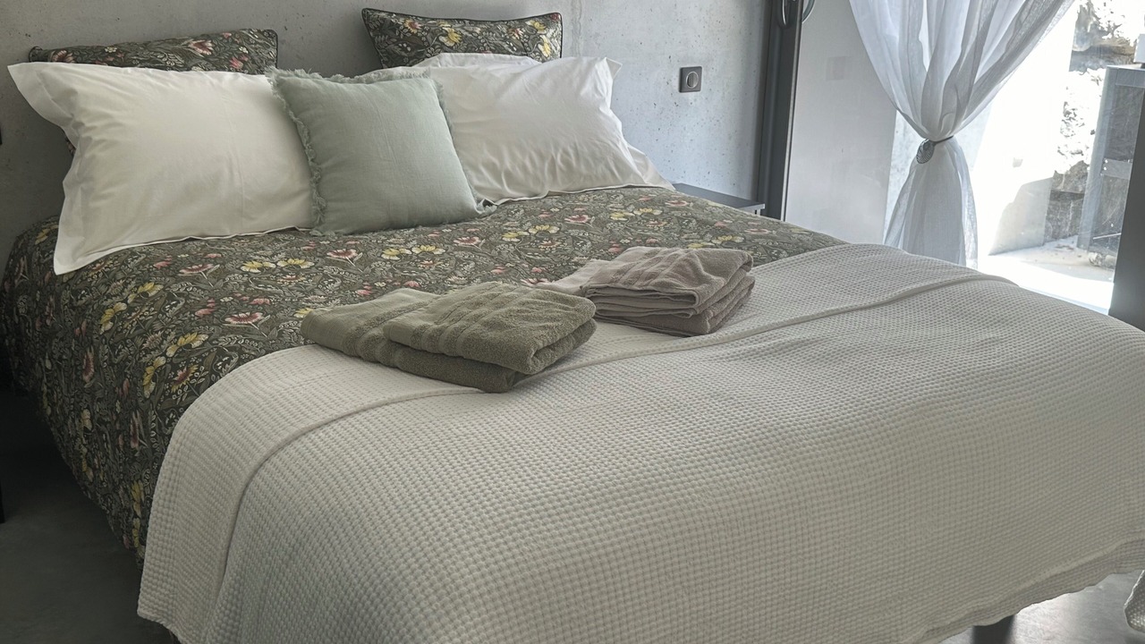 Photo of Bedroom in Plaisians