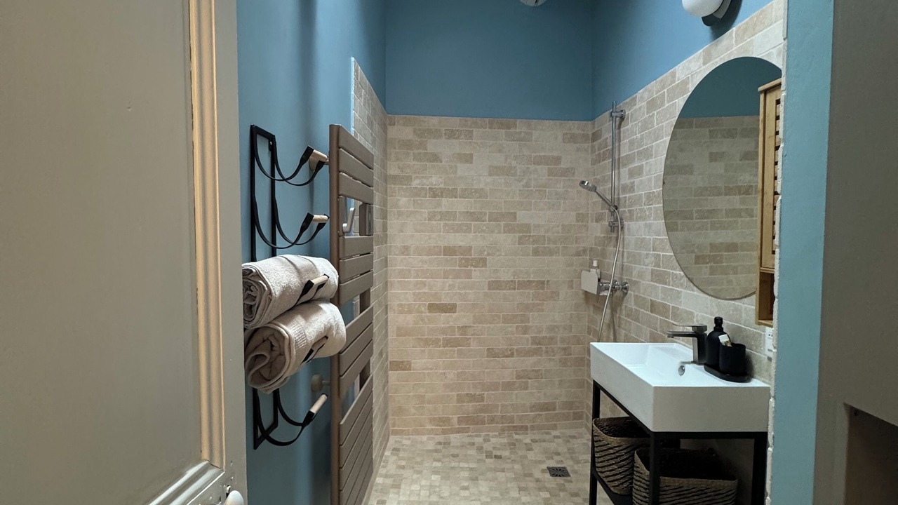 Photo of Bathroom in Lourmarin