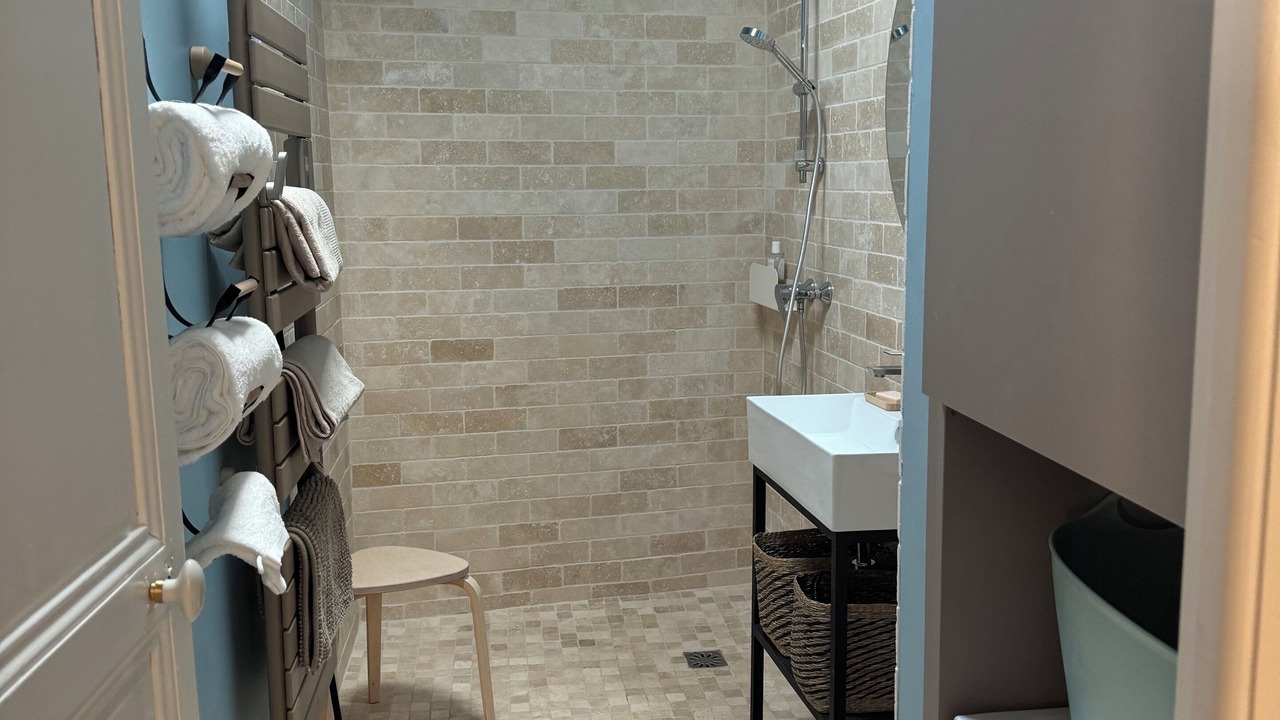 Photo of Bathroom in Lourmarin