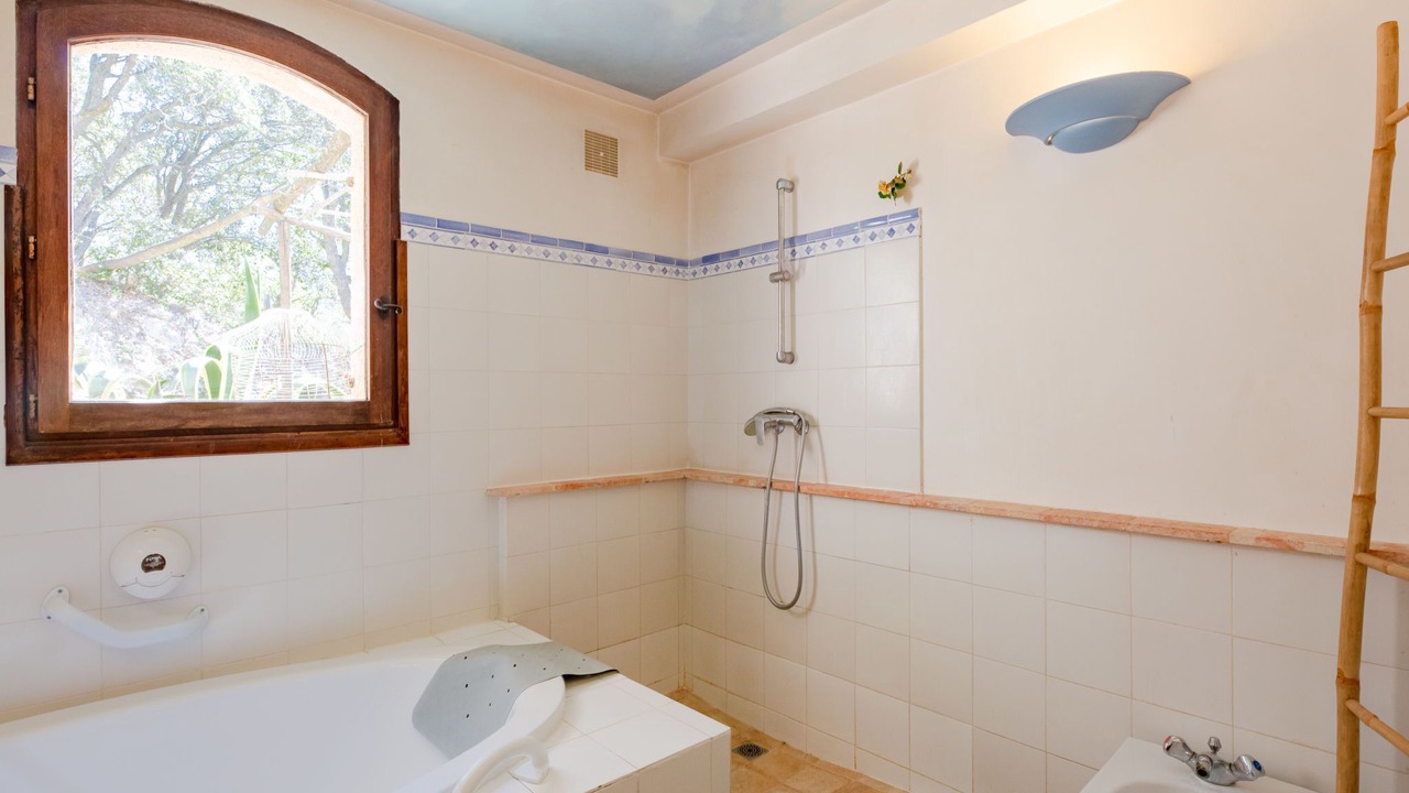 Photo of Bathroom in La Garde-Freinet