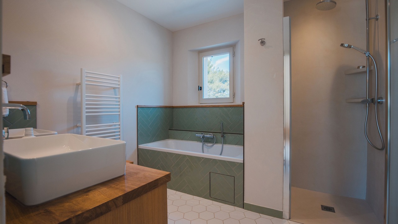 Photo of Bathroom in Menerbes
