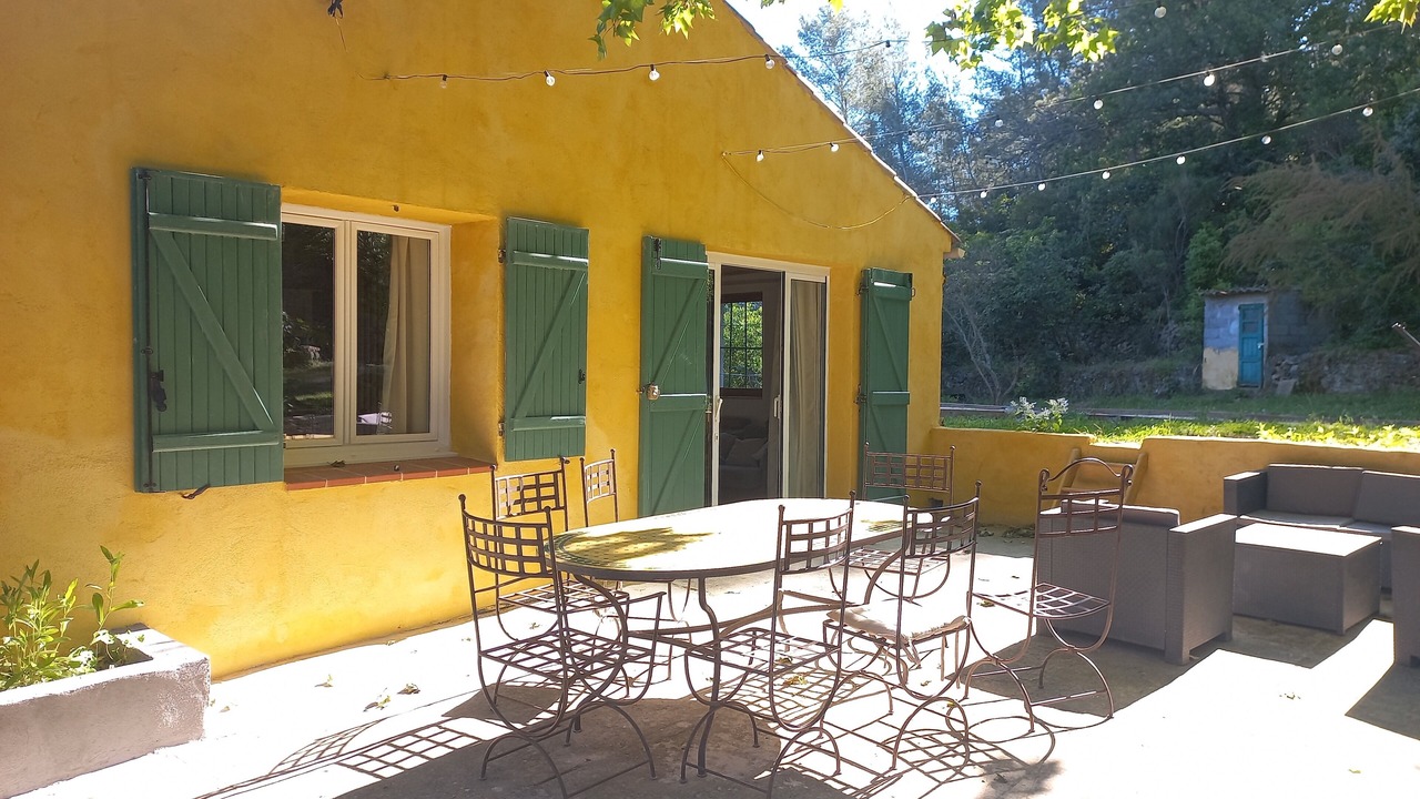 Photo of Outdoor in Cuers