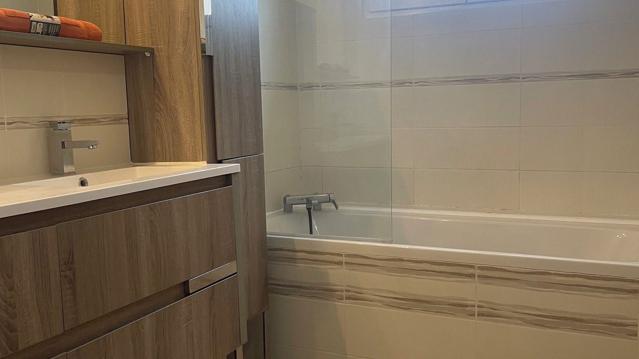 Photo of Bathroom in Tresques