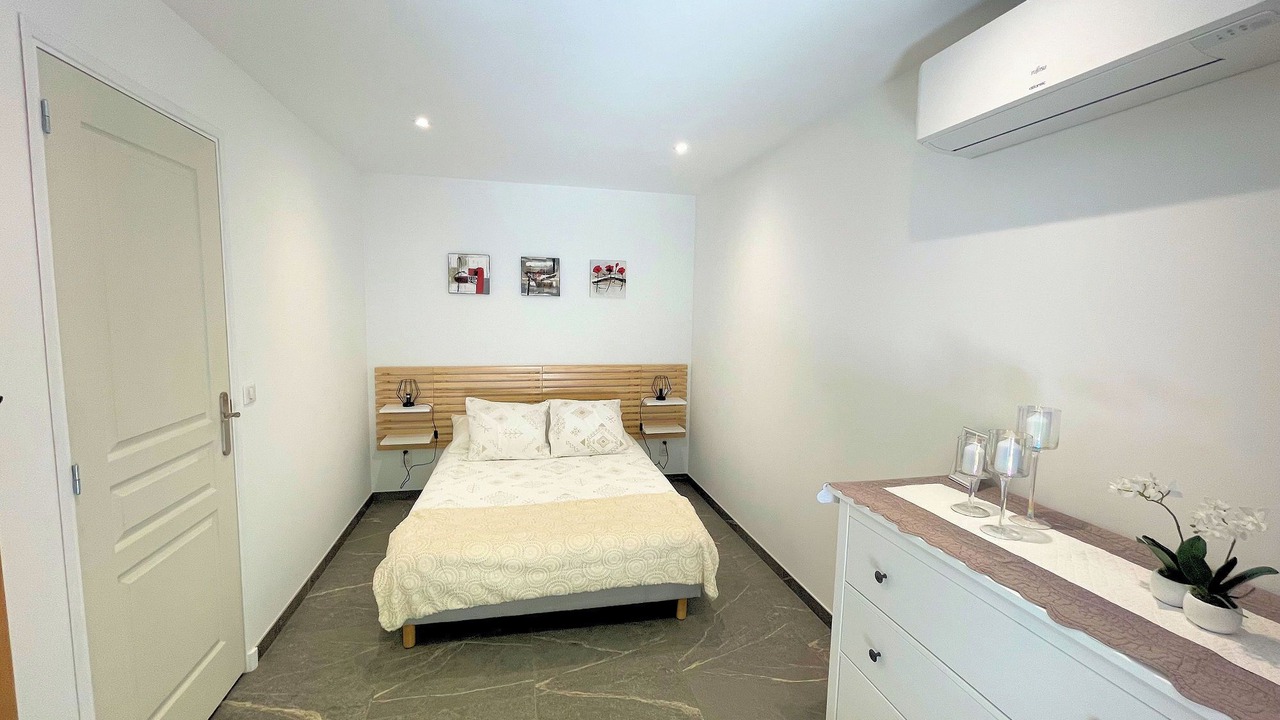 Photo of Bedroom in Saignon