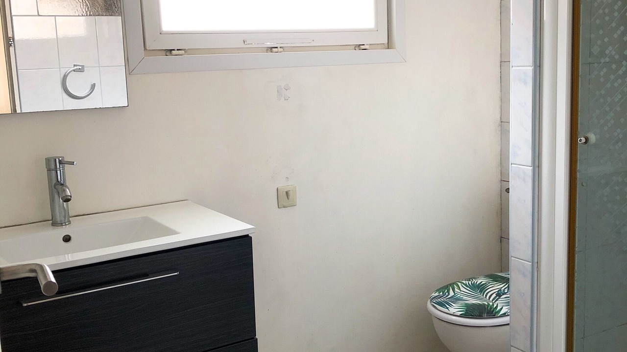 Photo of Bathroom in Ensues-la-Redonne