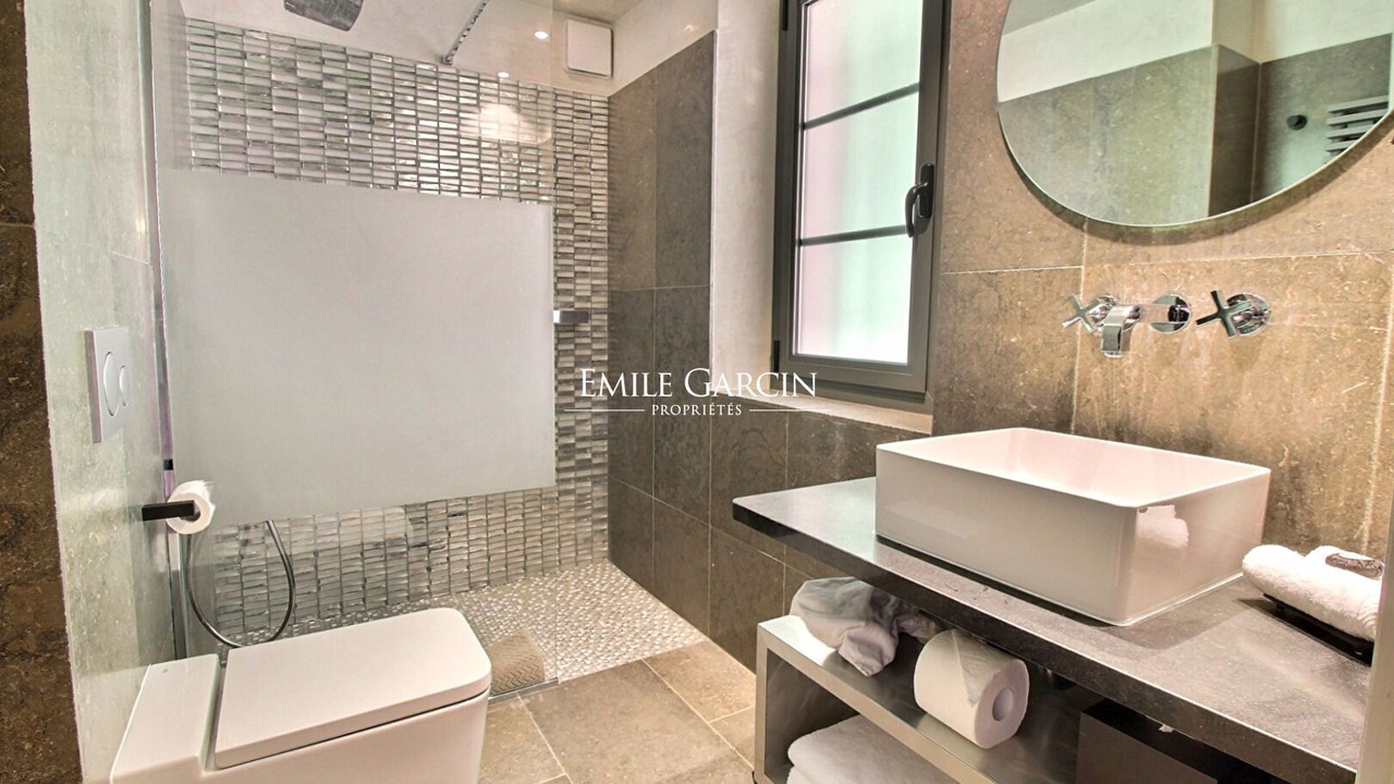 Photo of Bathroom in Tourves