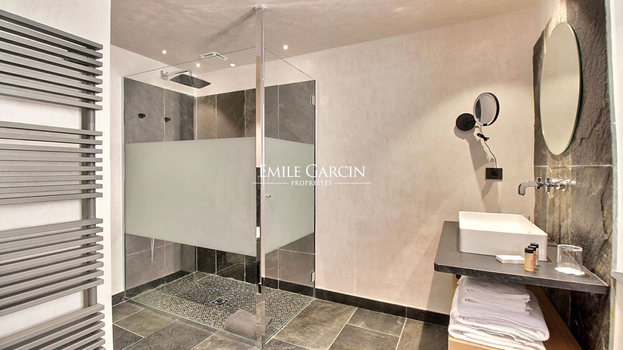 Photo of Bathroom in Tourves