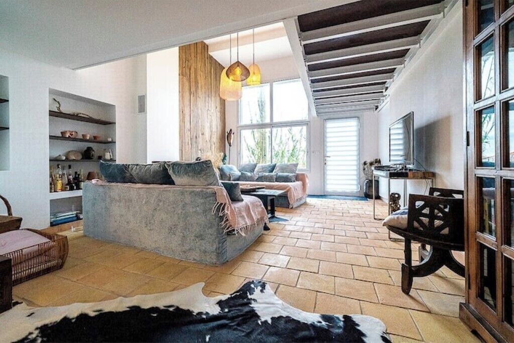 Photo of Livingroom in 8th Arrondissement