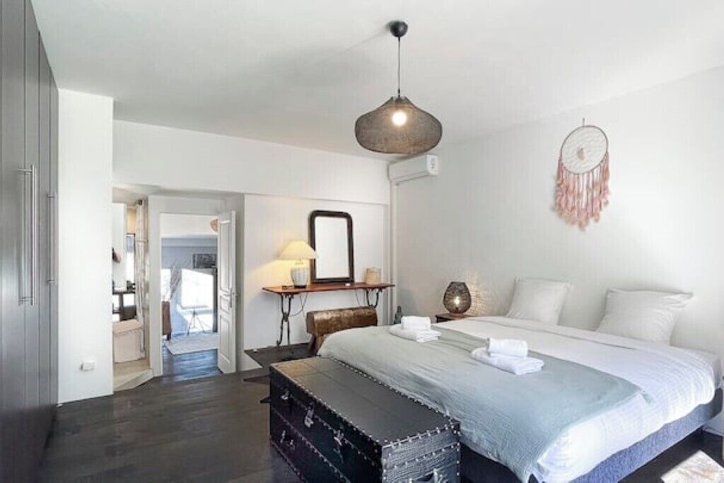 Photo of Bedroom in 8th Arrondissement