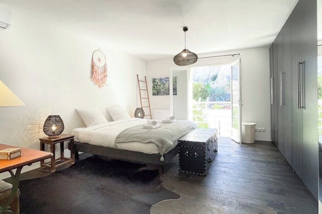 Photo of Bedroom in 8th Arrondissement
