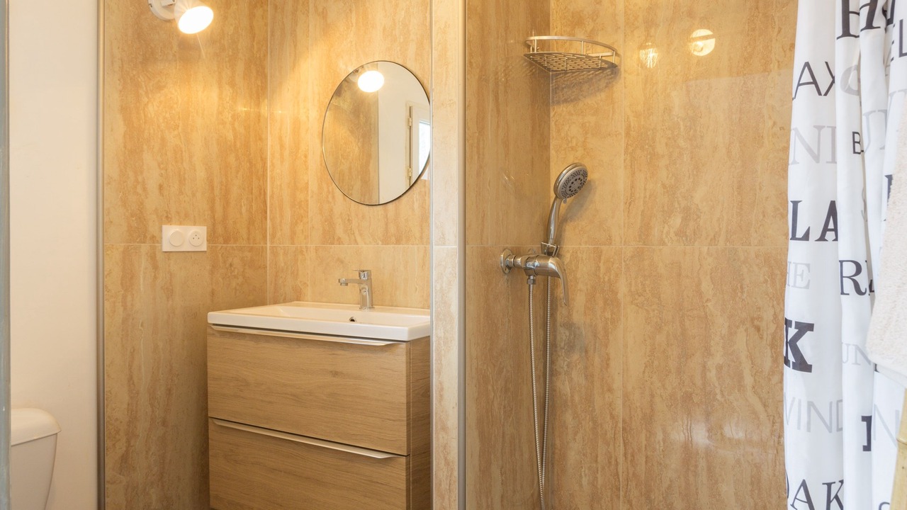 Photo of Bathroom in Beaucaire