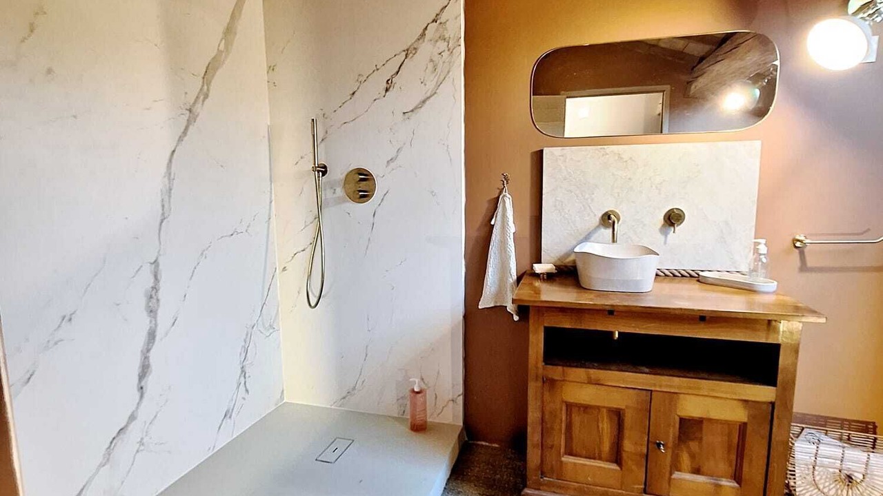 Photo of Bathroom in Arles