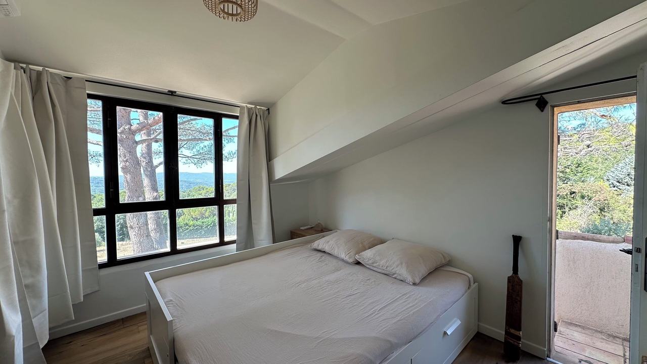 Photo of Bedroom in Lourmarin