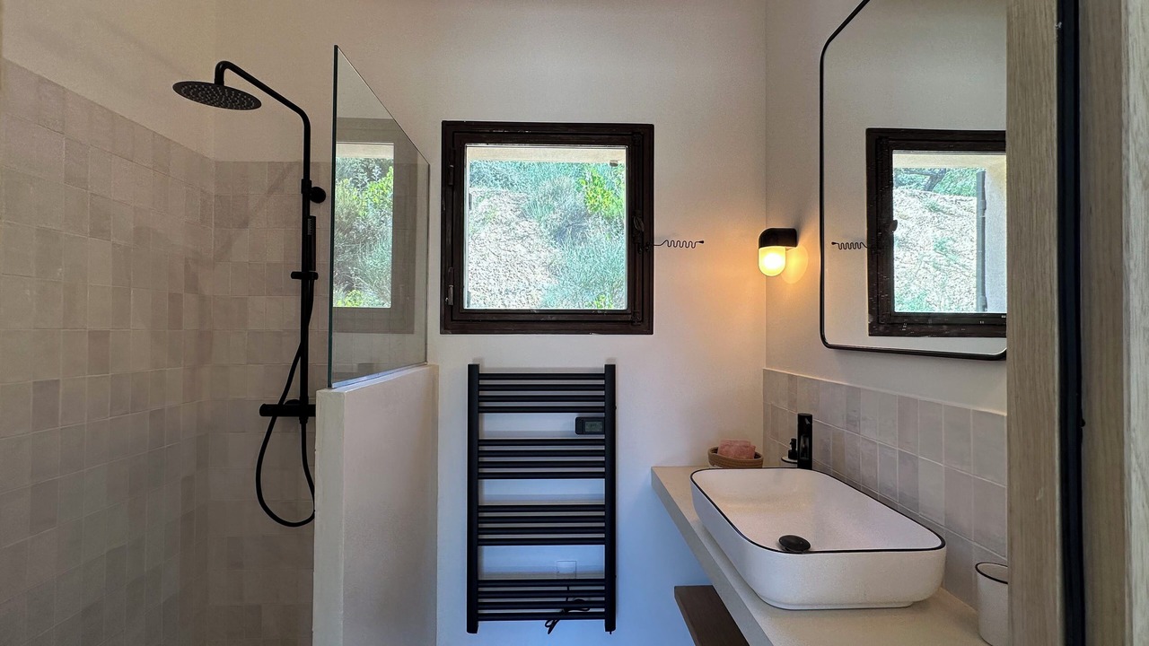 Photo of Bathroom in Lourmarin