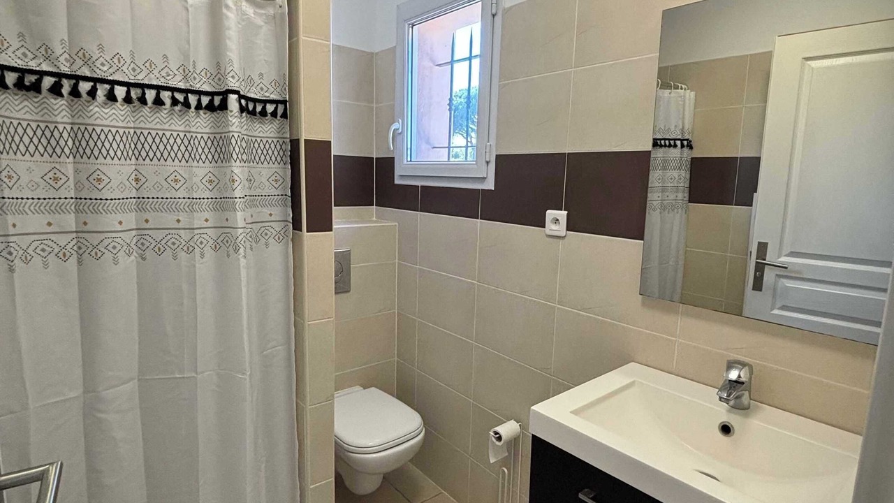 Photo of Bathroom in Miramar