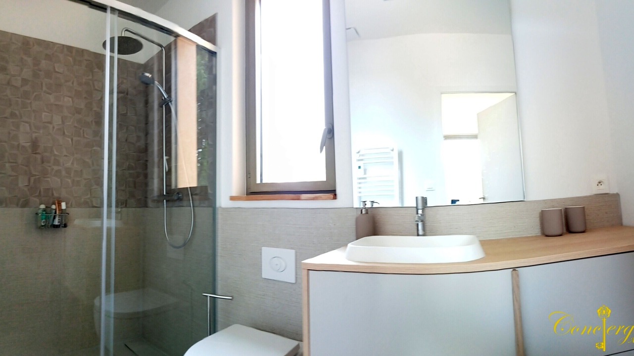 Photo of Bathroom in Castillon-du-Gard