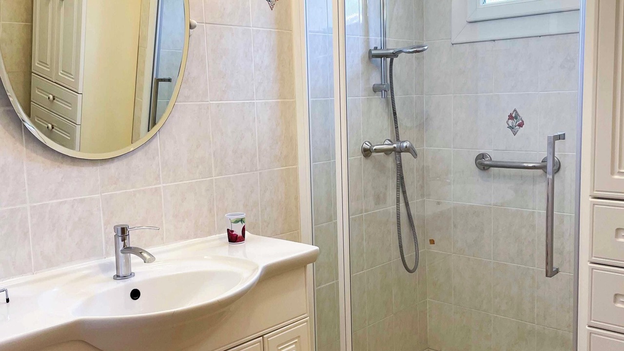 Photo of Bathroom in Sablet