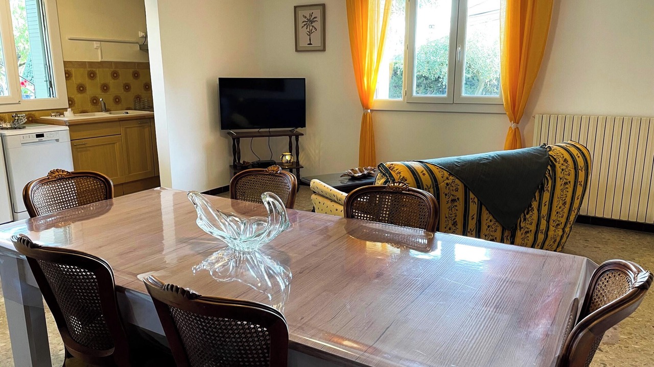 Photo of Livingroom in Sablet