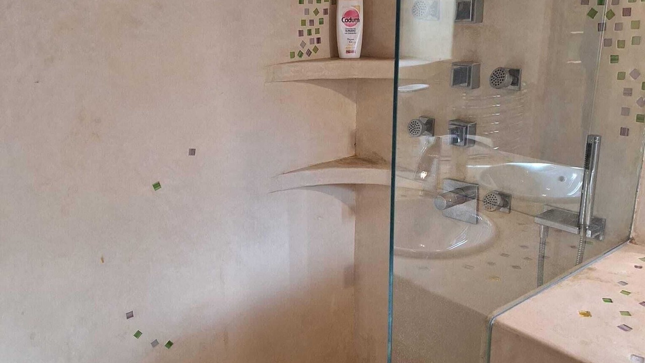 Photo of Bathroom in Lambesc