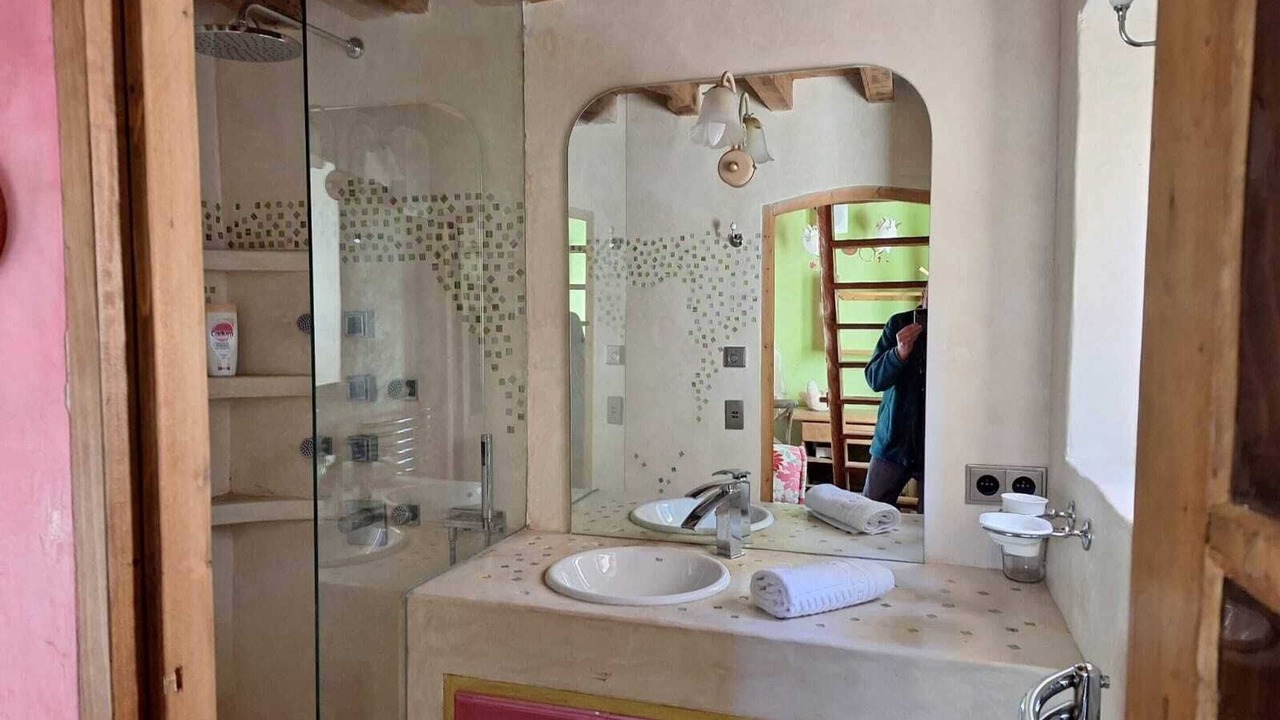 Photo of Bathroom in Lambesc