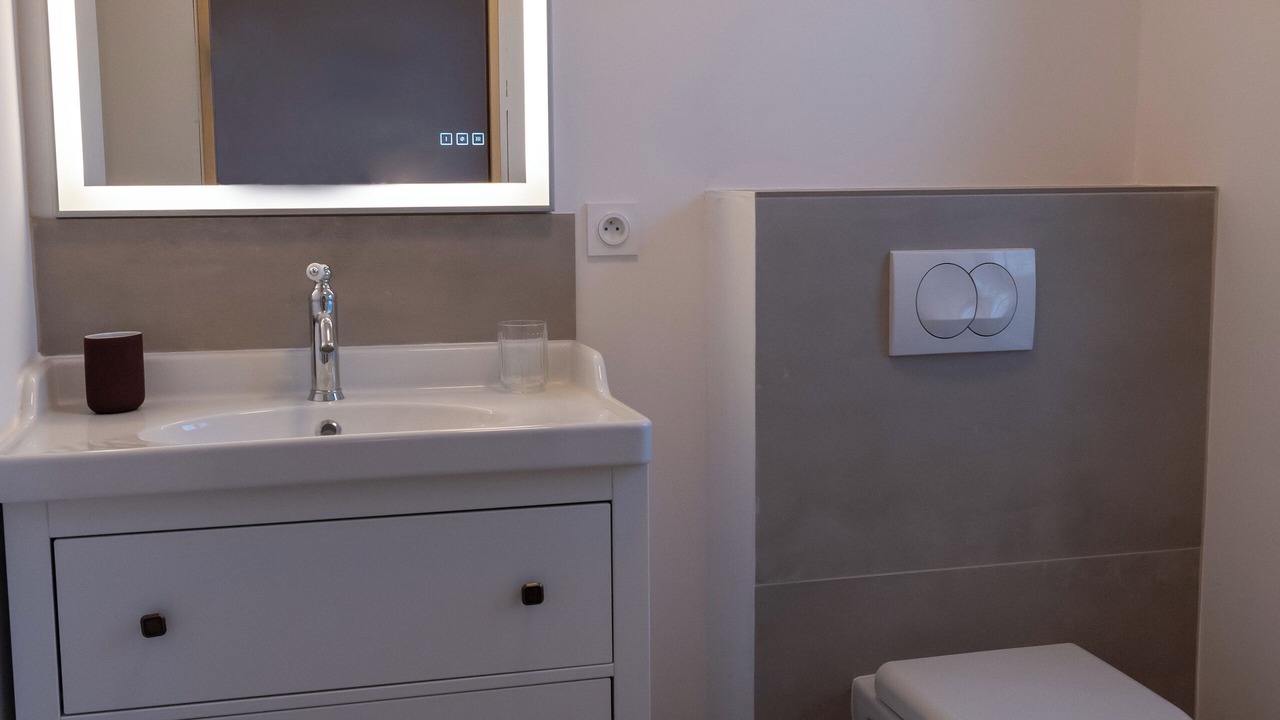 Photo of Bathroom in Chateauneuf-de-Gadagne