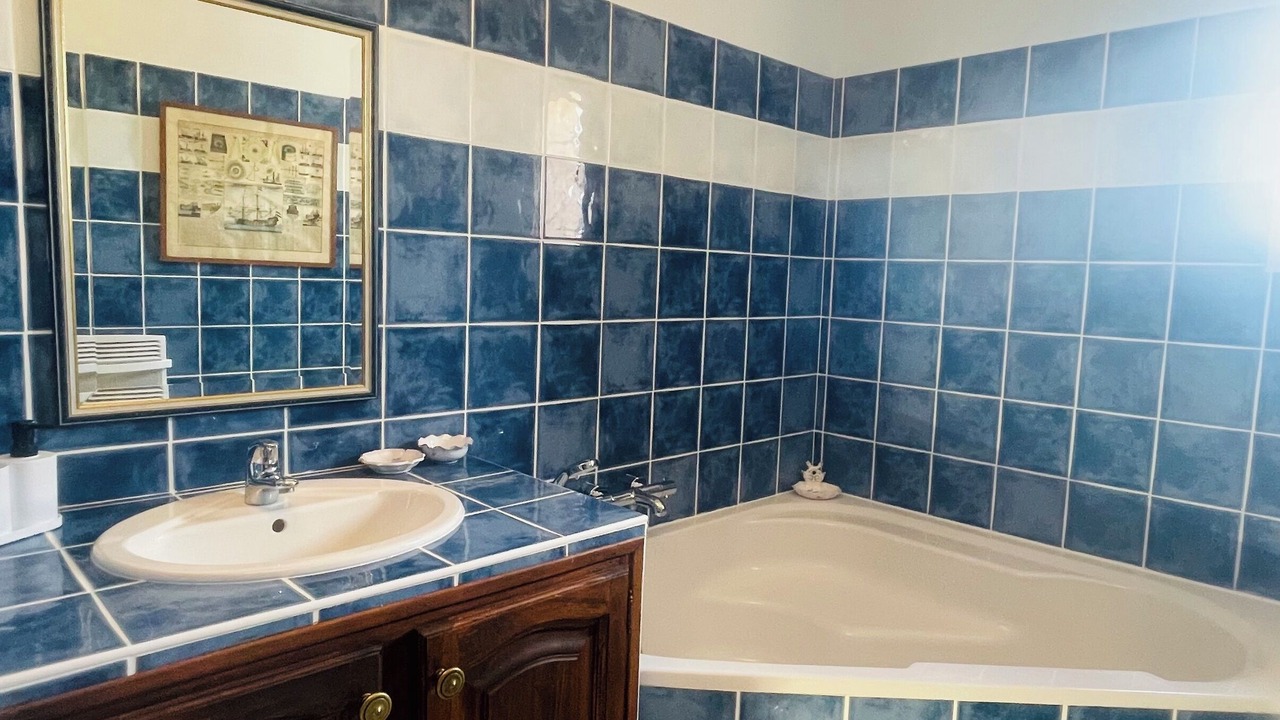 Photo of Bathroom in Cruis
