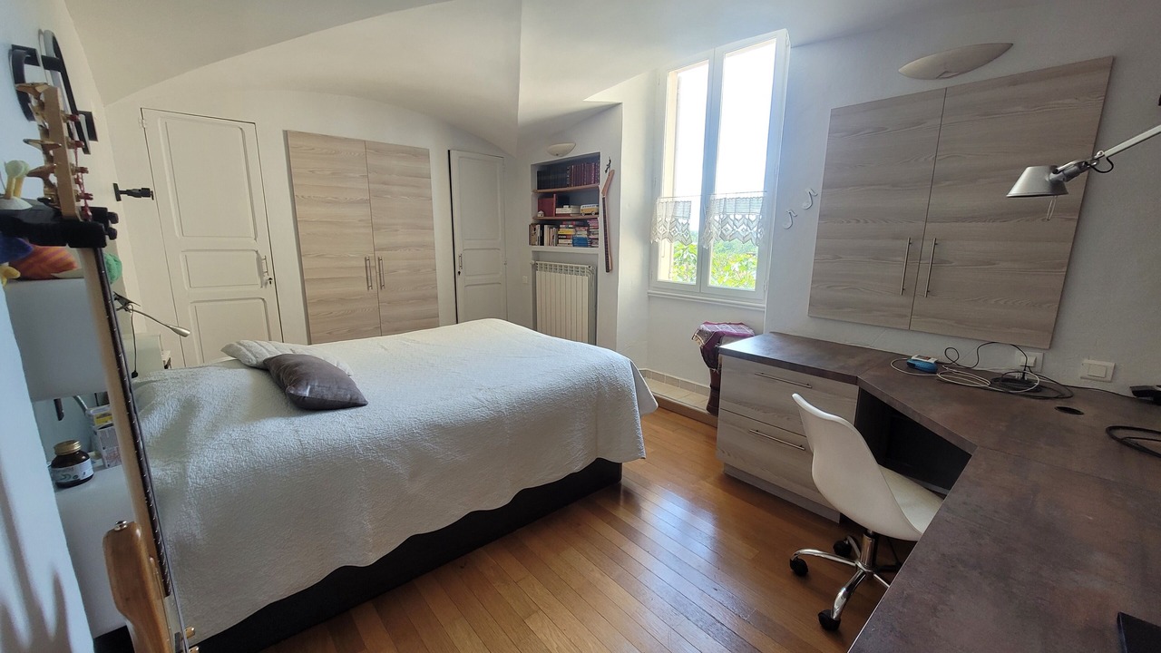 Photo of Bedroom in Velleron