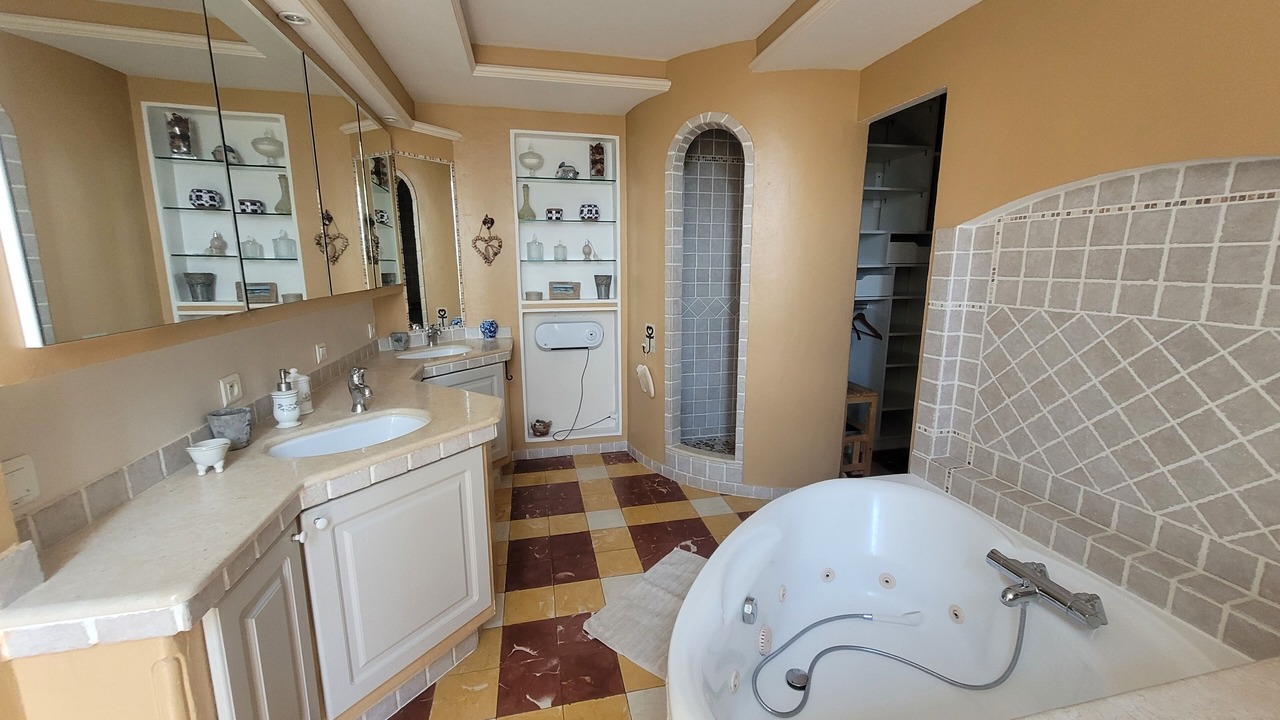 Photo of Bathroom in Velleron