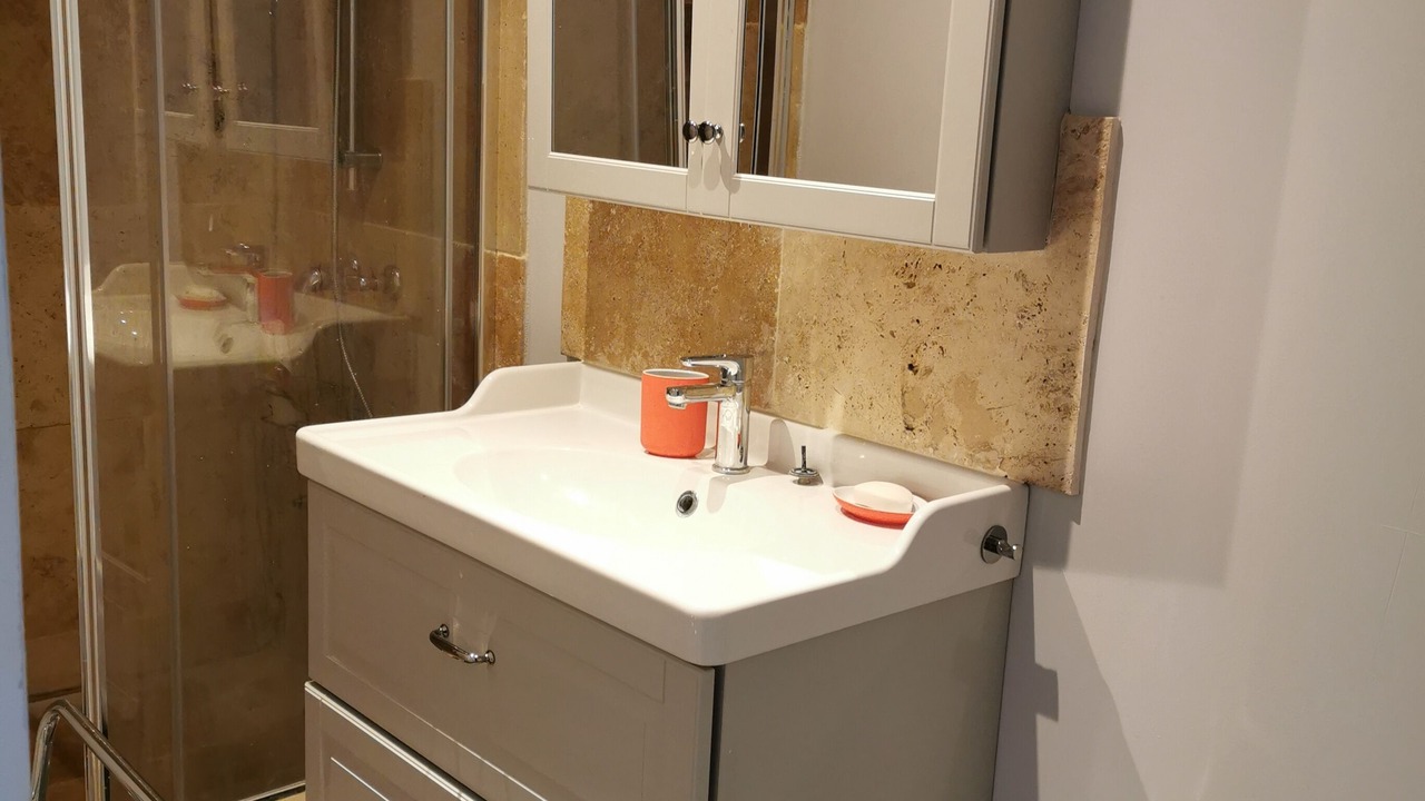 Photo of Bathroom in La Roque-d'Antheron