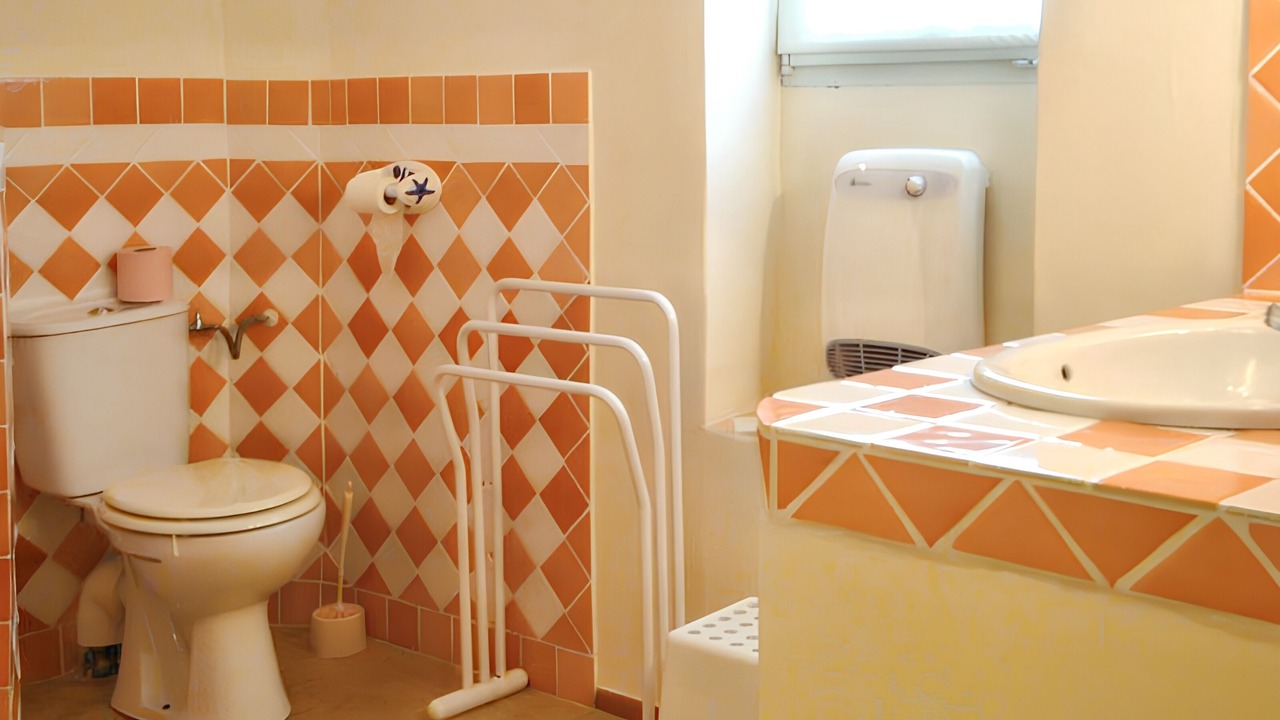 Photo of Bathroom in Saint-Michel-l'Observatoire
