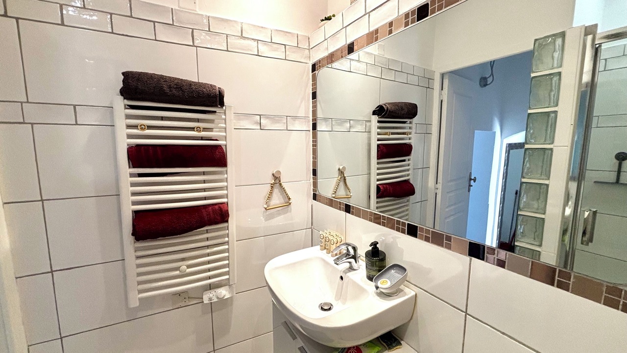 Photo of Bathroom in Les Pennes-Mirabeau