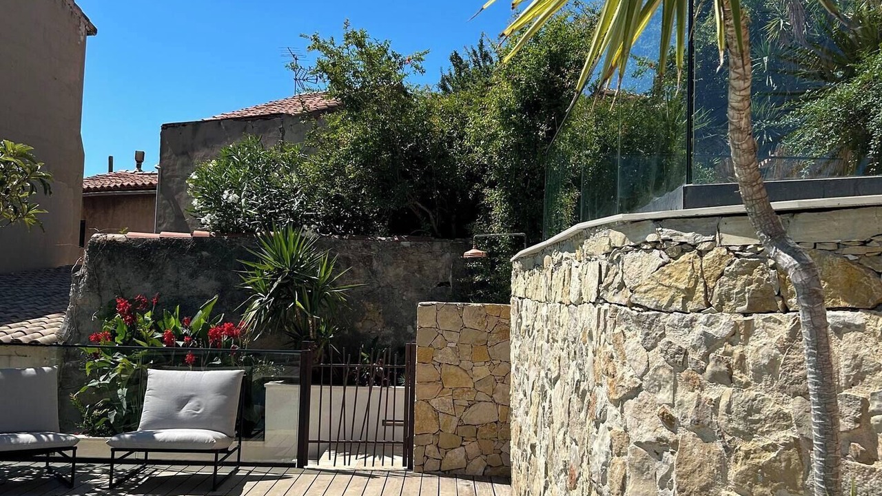 Photo of Outdoor in Bompard