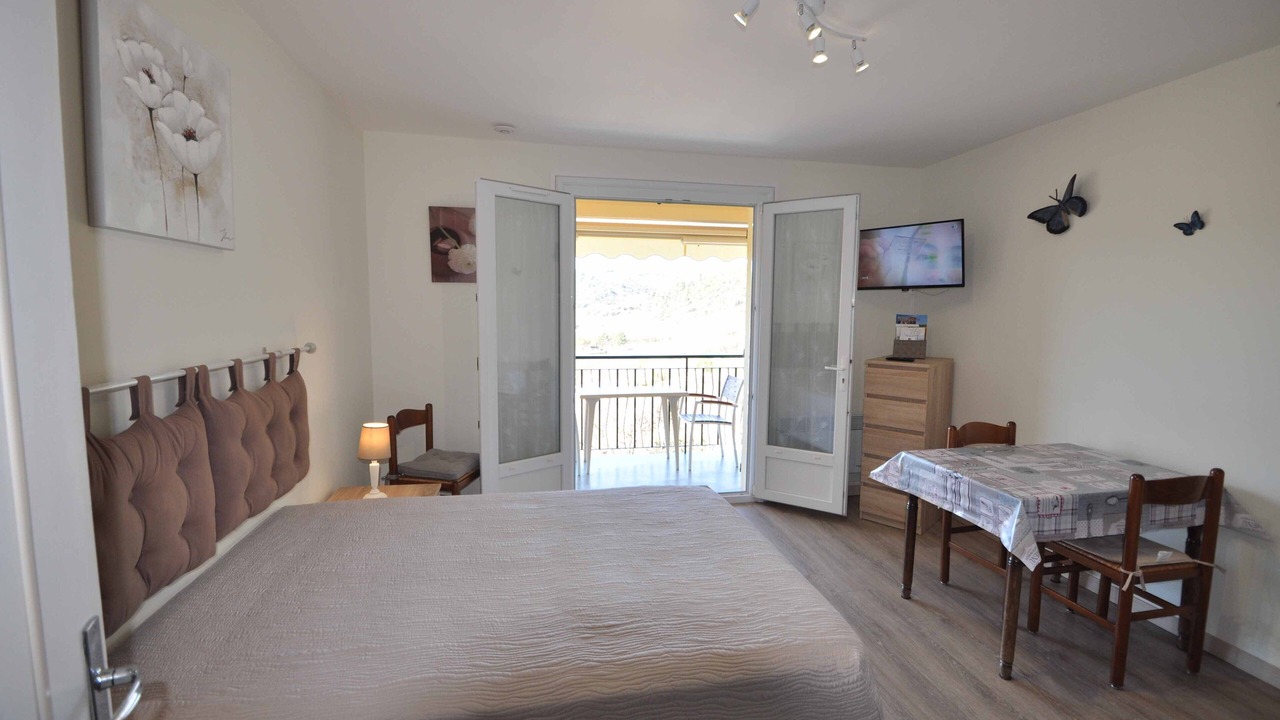 Photo of Bedroom in Greoux-les-Bains
