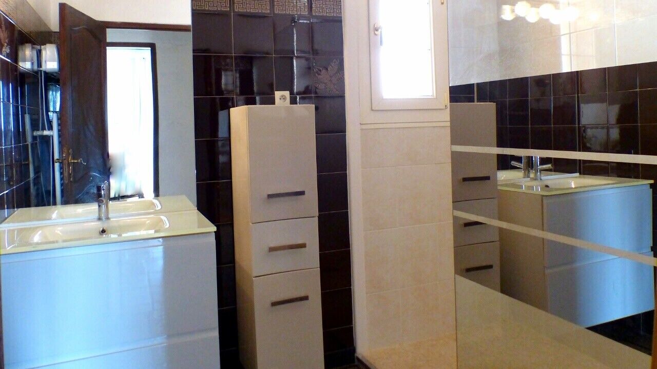 Photo of Bathroom in Ollioules