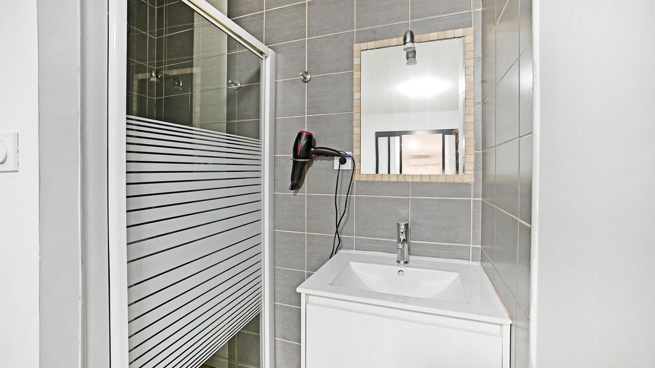 Photo of Bathroom in Jonquieres-Saint-Vincent