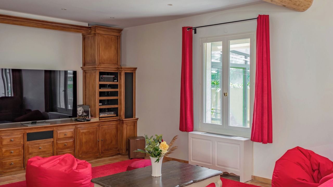 Photo of Livingroom in Mouries