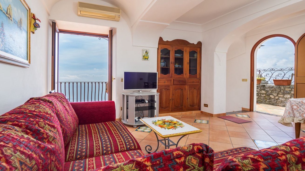 Photo of Livingroom in Path of the Gods