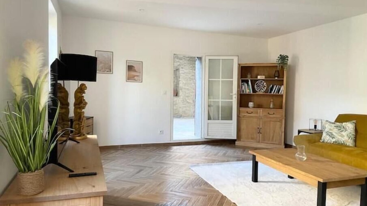 Photo of Livingroom in Cornillon-Confoux