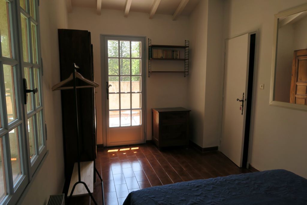 Photo of Bedroom in Jouques