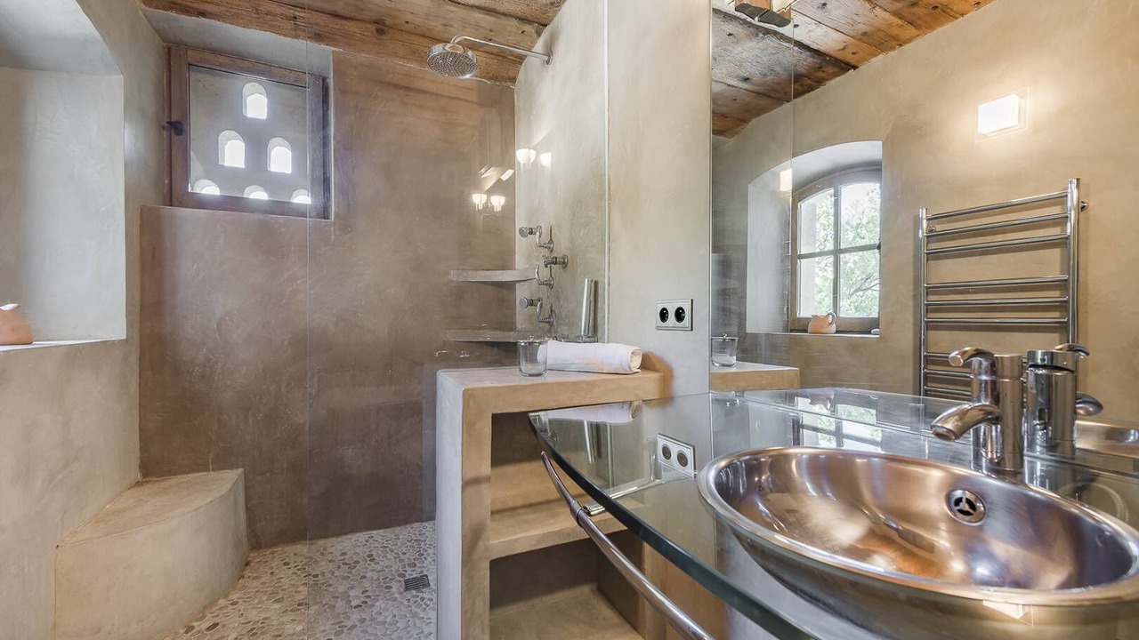 Photo of Bathroom in Lambesc