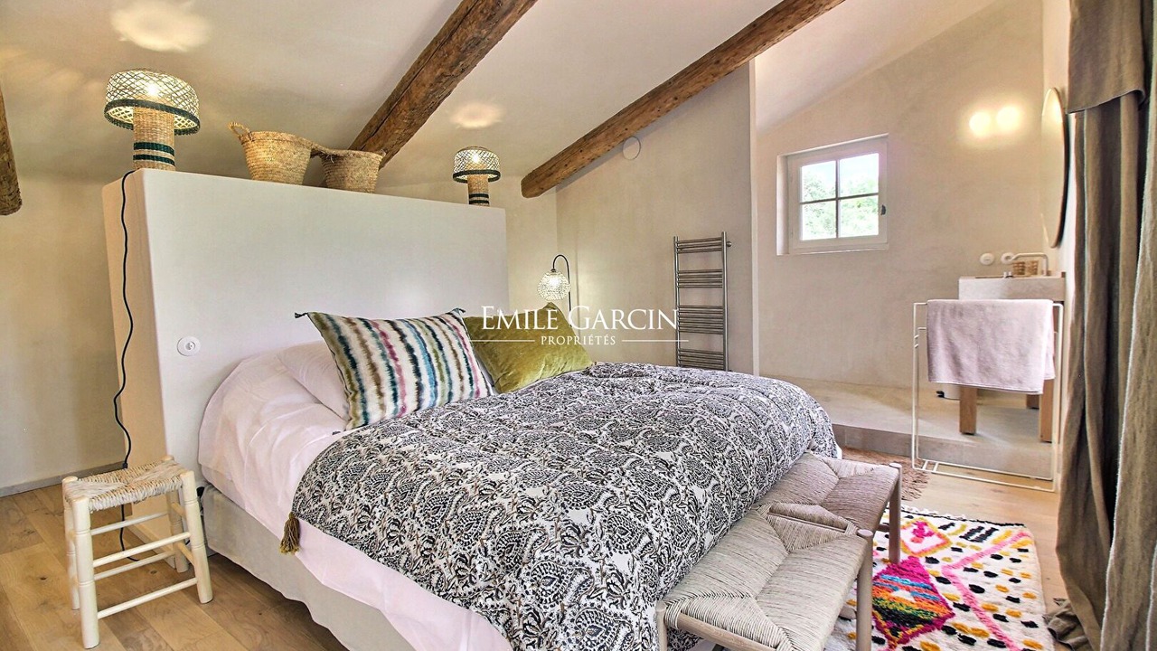Photo of Bedroom in Meounes-les-Montrieux